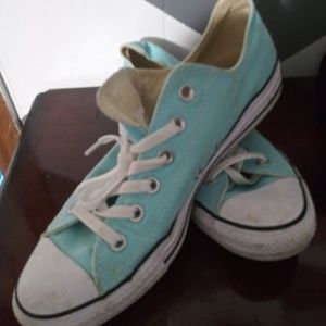 Lighte blue converse low tops